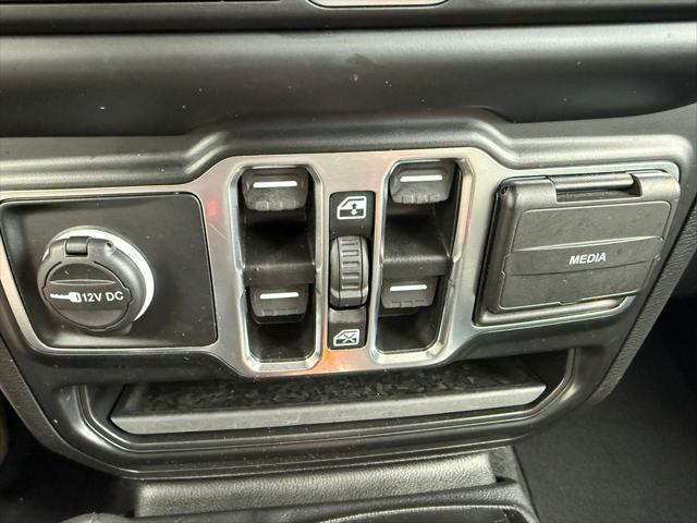 2023 Jeep Wrangler 4-Door Sahara Altitude 4x4