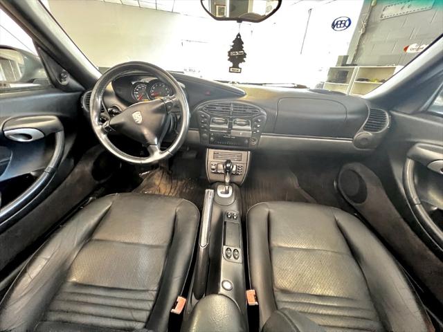 2002 Porsche Boxster 2dr Roadster Tiptronic