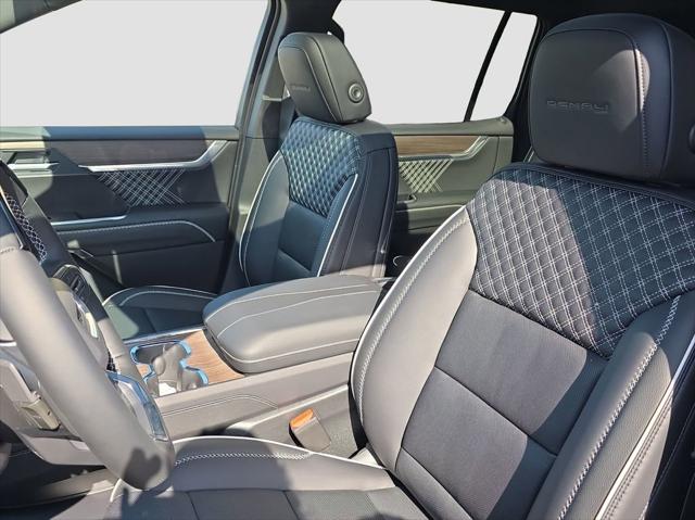 2026 GMC Acadia Denali AWD