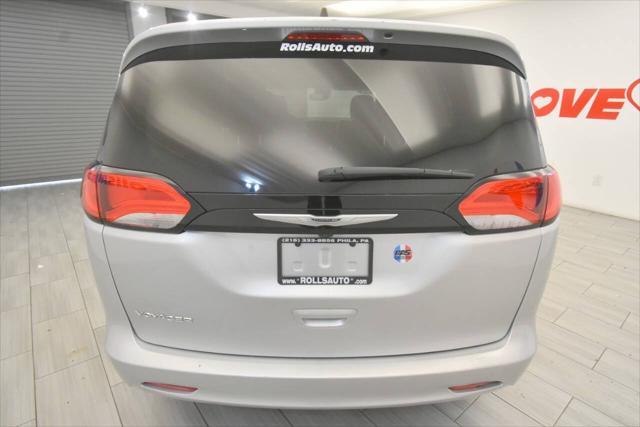 2023 Chrysler Voyager LX