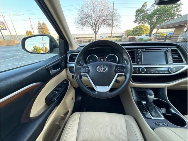 2017 Toyota Highlander Limited Platinum