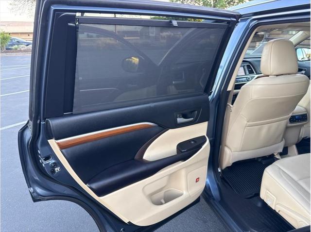 2017 Toyota Highlander Limited Platinum