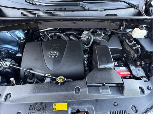 2017 Toyota Highlander Limited Platinum