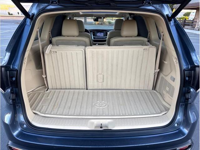 2017 Toyota Highlander Limited Platinum