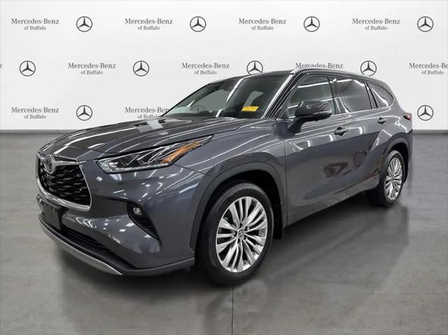 2025 Toyota Highlander Platinum for sale in Williamsville, NY
