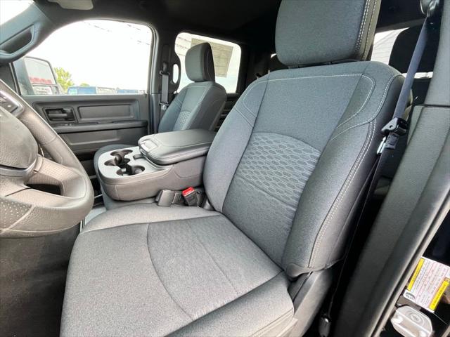 2026 Ram 2500 Black Express Crew Cab 4x4 6'4" Box