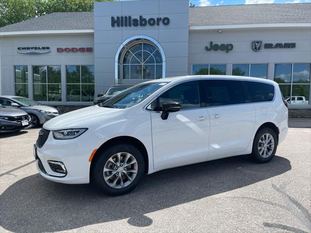 2026 Chrysler Pacifica Select AWD for sale in Hillsboro, NH