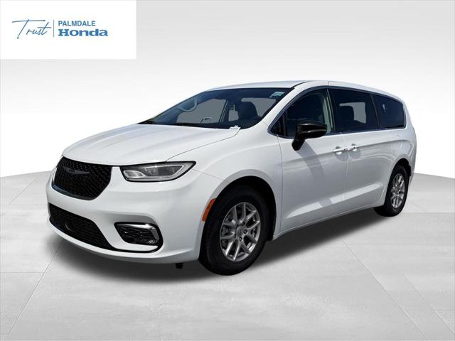 2024 Chrysler Pacifica Touring L for sale in Palmdale, CA