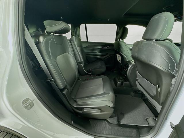 2026 Jeep Grand Cherokee L Altitude 4x4