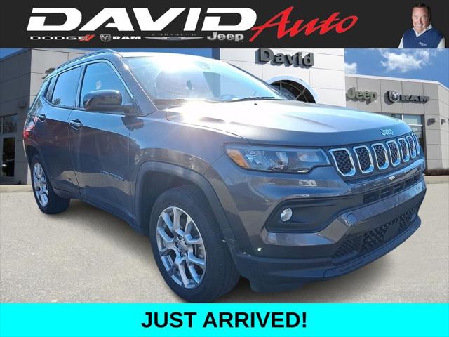 2023 Jeep Compass Latitude Lux FWD 2023 Jeep Compass Latitude Lux FWD