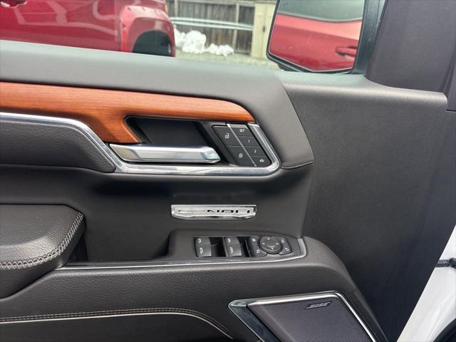 2023 GMC Sierra 1500 4WD Crew Cab Short Box Denali