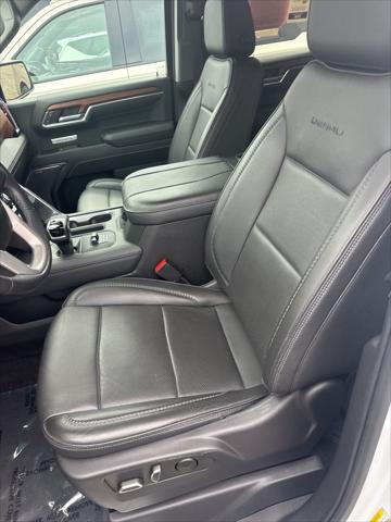 2023 GMC Sierra 1500 4WD Crew Cab Short Box Denali