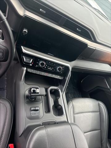 2023 GMC Sierra 1500 4WD Crew Cab Short Box Denali