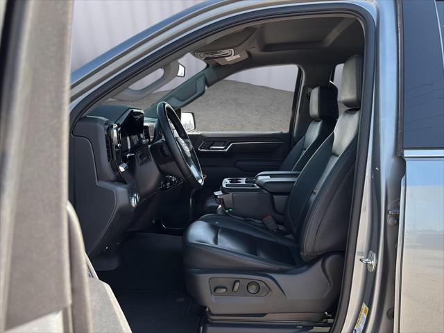 2025 GMC Sierra 1500 2WD Crew Cab Short Box SLT