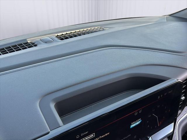 2025 GMC Sierra 1500 2WD Crew Cab Short Box SLT