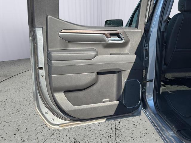 2025 GMC Sierra 1500 2WD Crew Cab Short Box SLT