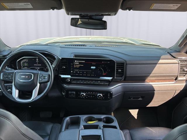 2025 GMC Sierra 1500 2WD Crew Cab Short Box SLT