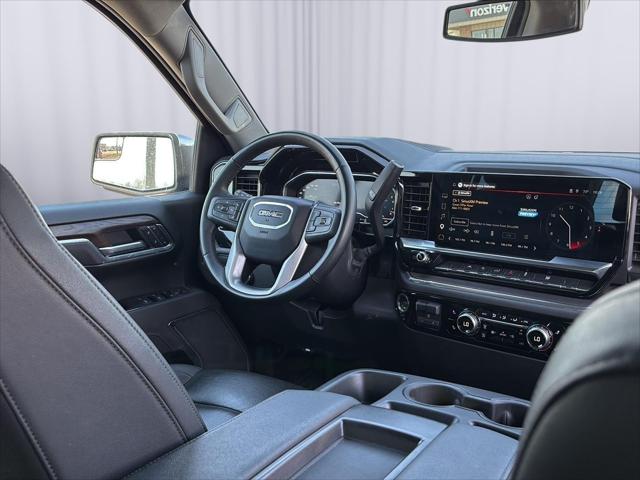2025 GMC Sierra 1500 2WD Crew Cab Short Box SLT