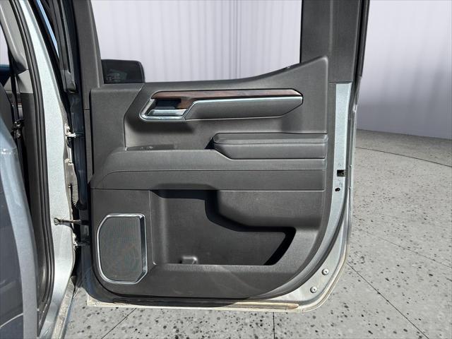 2025 GMC Sierra 1500 2WD Crew Cab Short Box SLT
