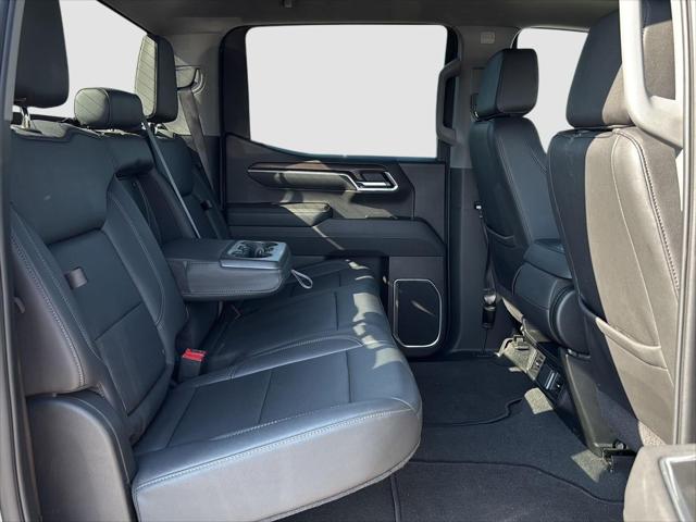 2025 GMC Sierra 1500 2WD Crew Cab Short Box SLT