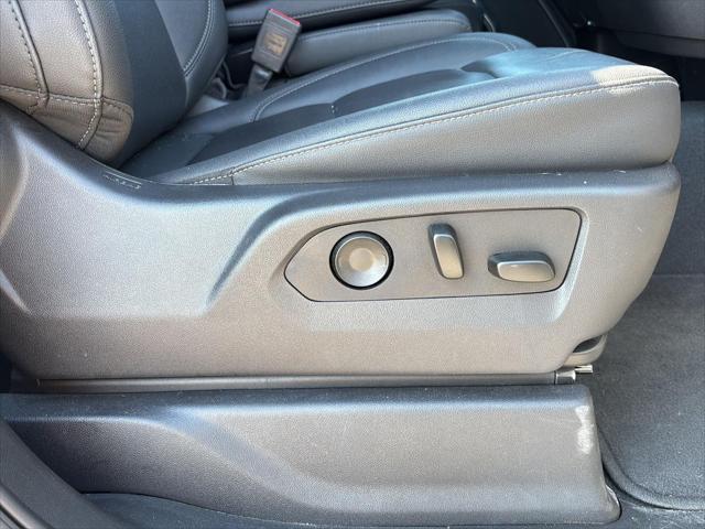 2025 GMC Sierra 1500 2WD Crew Cab Short Box SLT