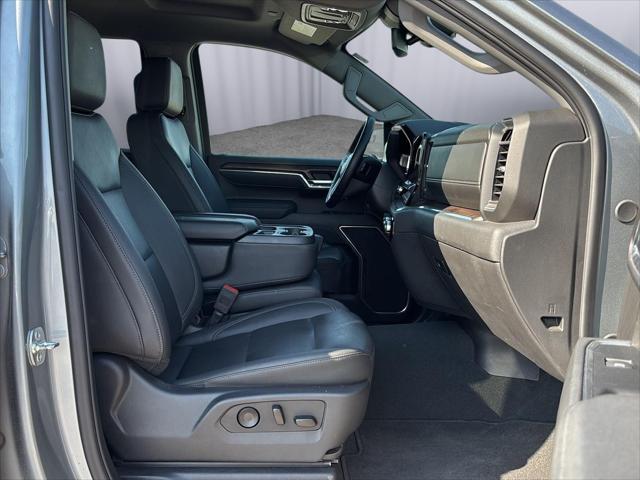 2025 GMC Sierra 1500 2WD Crew Cab Short Box SLT