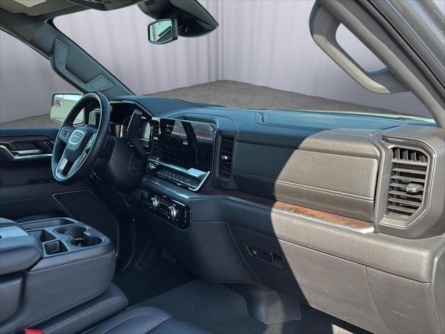 2025 GMC Sierra 1500 2WD Crew Cab Short Box SLT