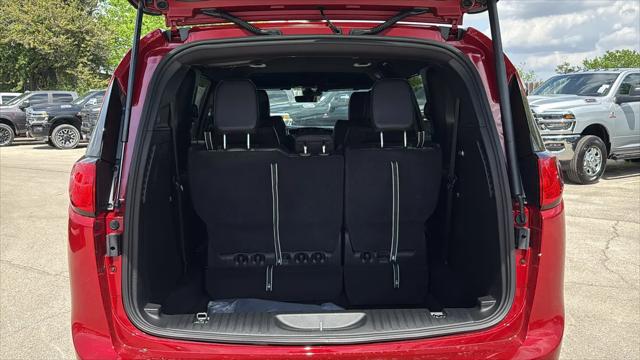 2026 Chrysler Voyager LX