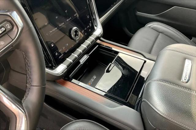 2025 GMC Yukon 4WD Denali