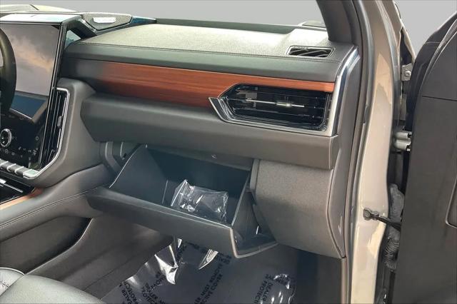 2025 GMC Yukon 4WD Denali