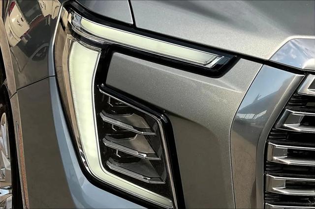 2025 GMC Yukon 4WD Denali