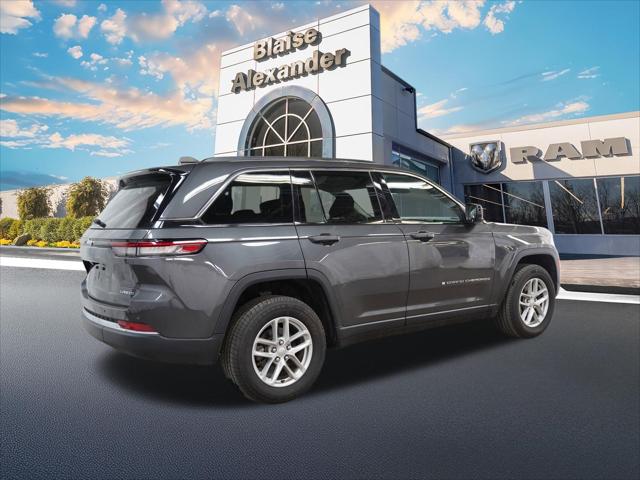 2023 Jeep Grand Cherokee Laredo X 4x4 2023 Jeep Grand Cherokee Laredo X 4x4