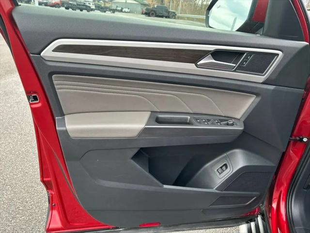 2022 Volkswagen Atlas 3.6L V6 SE w/Technology