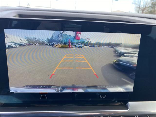 2025 GMC Sierra 1500 4WD Crew Cab Short Box SLT