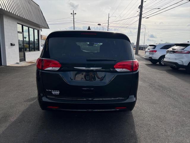 2023 Chrysler Voyager LX