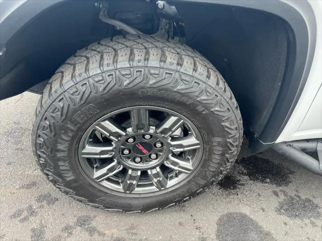 2024 GMC Sierra 1500 4WD Crew Cab Short Box AT4X