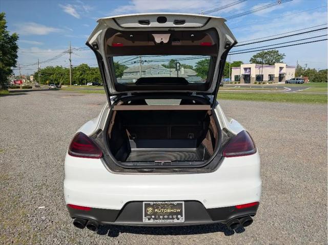 2016 Porsche Panamera GTS