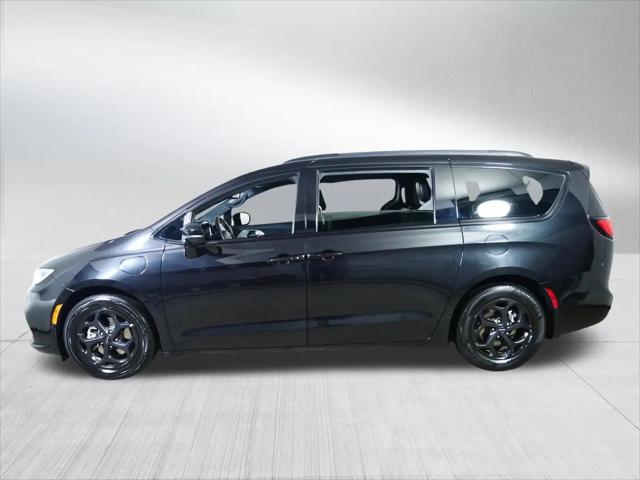 2024 Chrysler Pacifica Hybrid Premium S Appearance Pkg