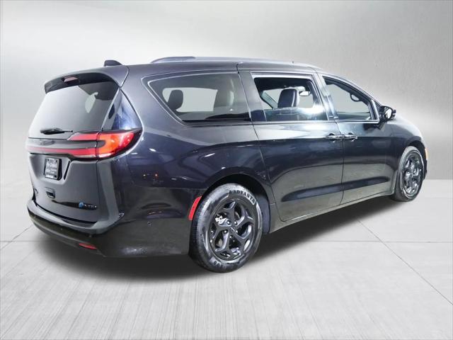 2024 Chrysler Pacifica Hybrid Premium S Appearance Pkg