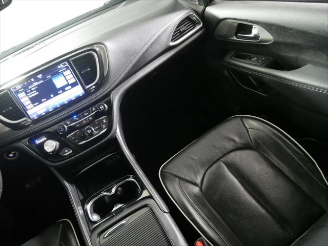 2024 Chrysler Pacifica Hybrid Premium S Appearance Pkg