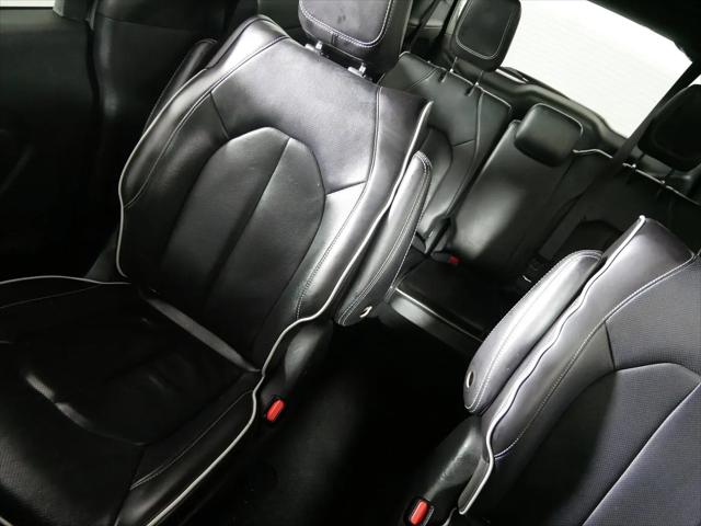 2024 Chrysler Pacifica Hybrid Premium S Appearance Pkg