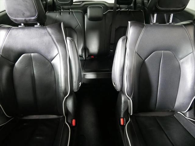 2024 Chrysler Pacifica Hybrid Premium S Appearance Pkg
