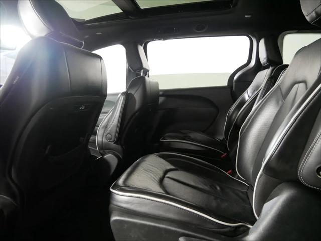 2024 Chrysler Pacifica Hybrid Premium S Appearance Pkg