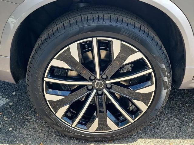 2026 Volvo XC90 Core, B5 AWD Gas (mild hybrid), Gasoline, Bright, 7 Seats