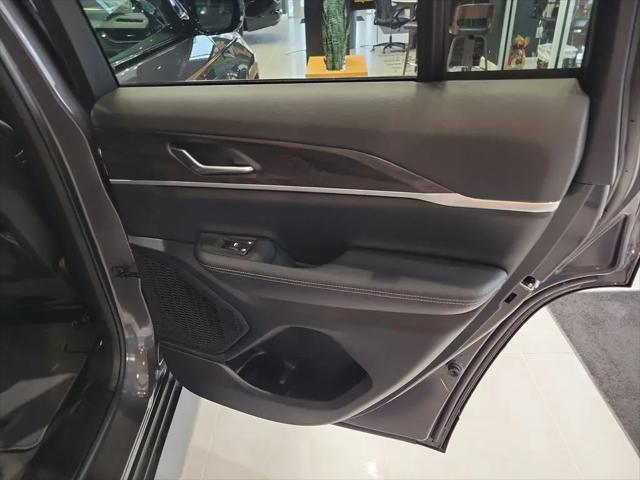 2026 Jeep Grand Cherokee Altitude 4x4
