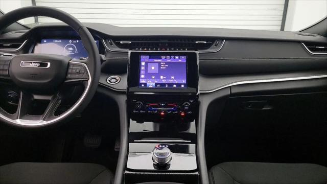 2025 Jeep Grand Cherokee L Laredo X 4x4