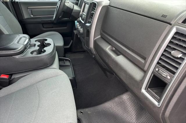 2022 Ram 1500 Classic SLT Crew Cab 4x2 5'7" Box