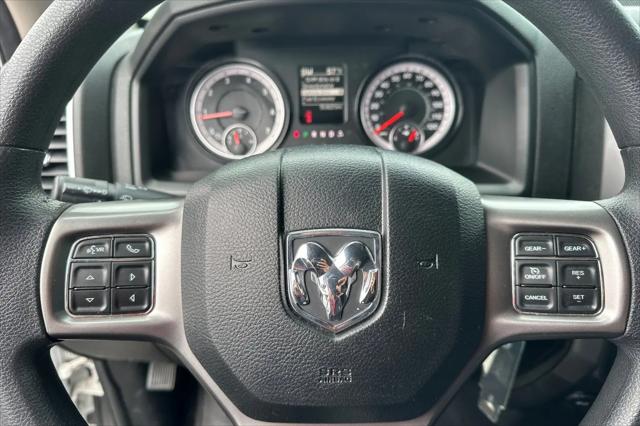 2022 Ram 1500 Classic SLT Crew Cab 4x2 5'7" Box