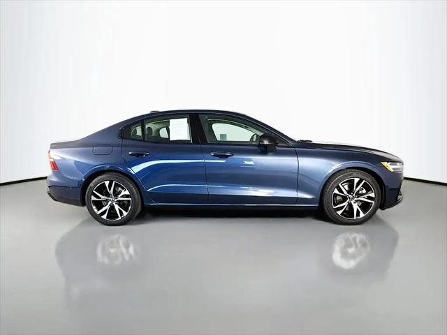 2025 Volvo S60 B5 Plus