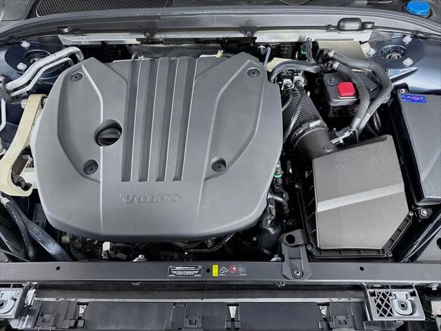 2025 Volvo S60 B5 Plus